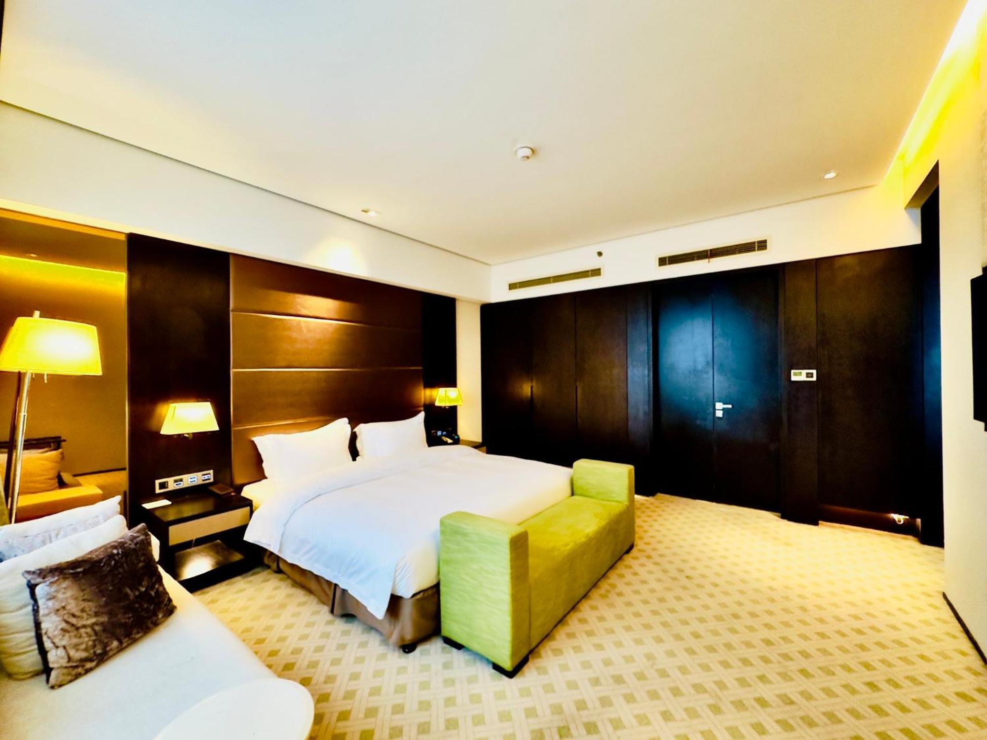 Holiday Inn Nantong Oasis International By Ihg Exterior foto