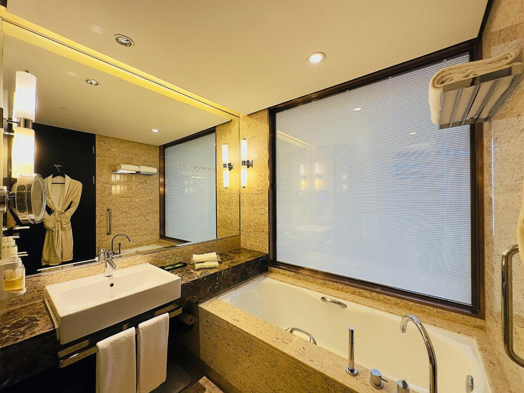 Holiday Inn Nantong Oasis International By Ihg Exterior foto